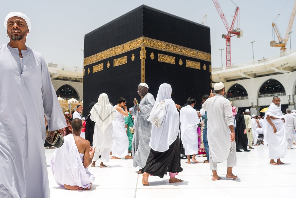 Pilgrims completing Tawaf at the Kaaba — after Halq/Taqsir